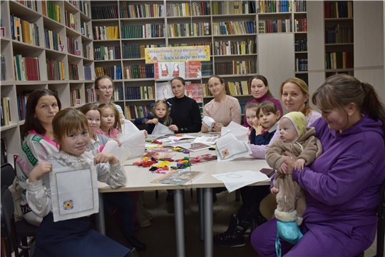 Мастер-класс «Радужное сияние чувашской вышивки» ко Дню чувашской вышивки